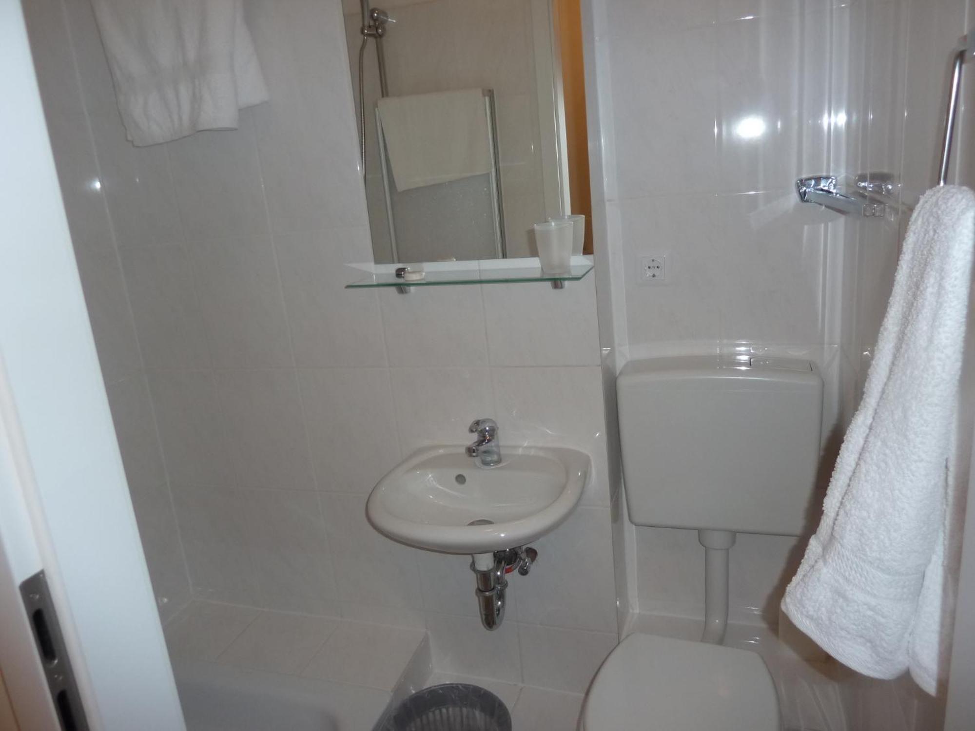 Hotel Relax à Offenbach-sur-le-Main Extérieur photo