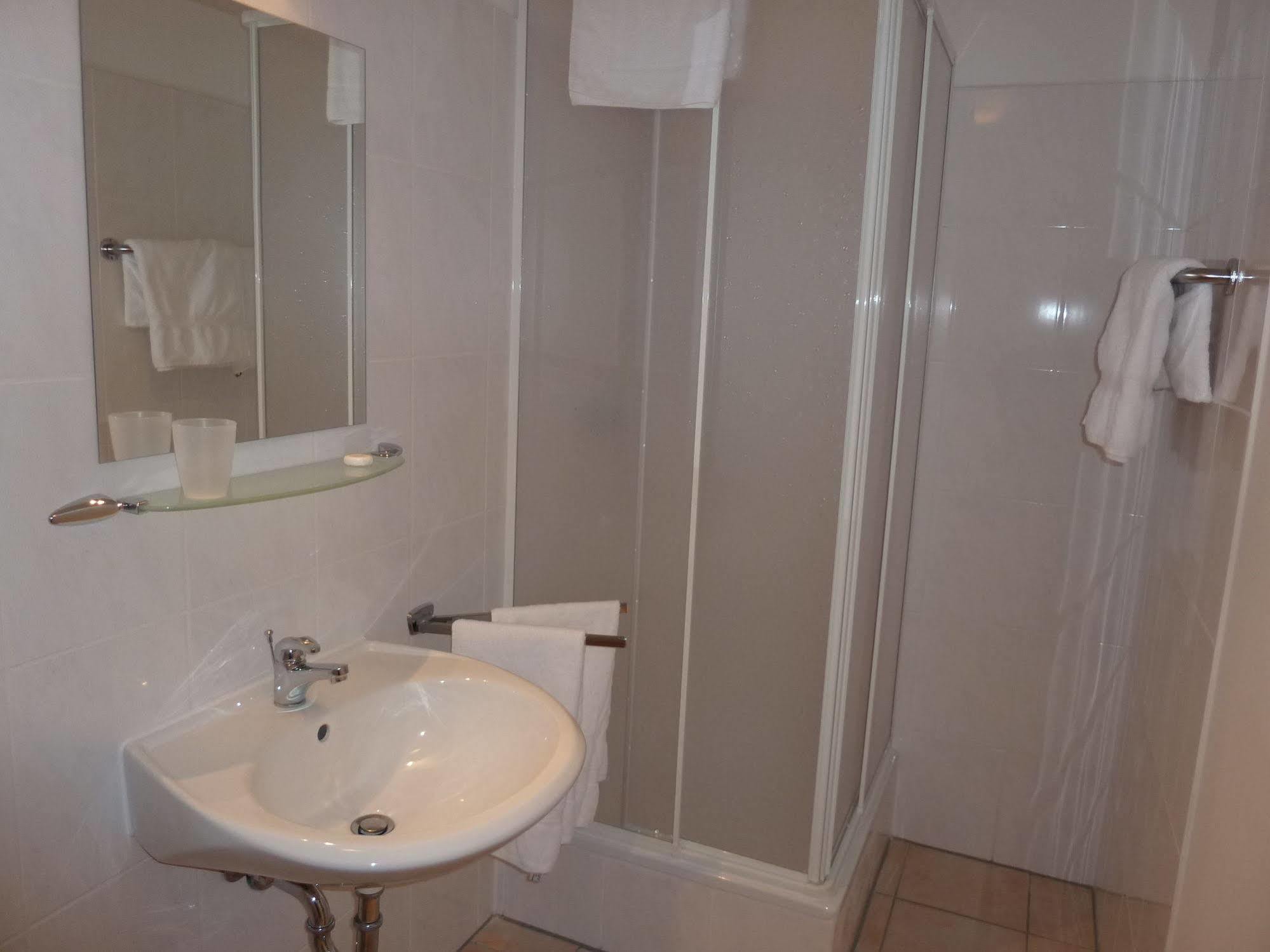 Hotel Relax à Offenbach-sur-le-Main Extérieur photo