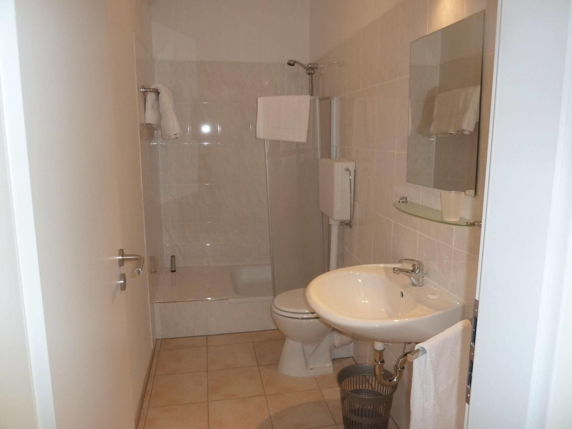 Hotel Relax à Offenbach-sur-le-Main Extérieur photo